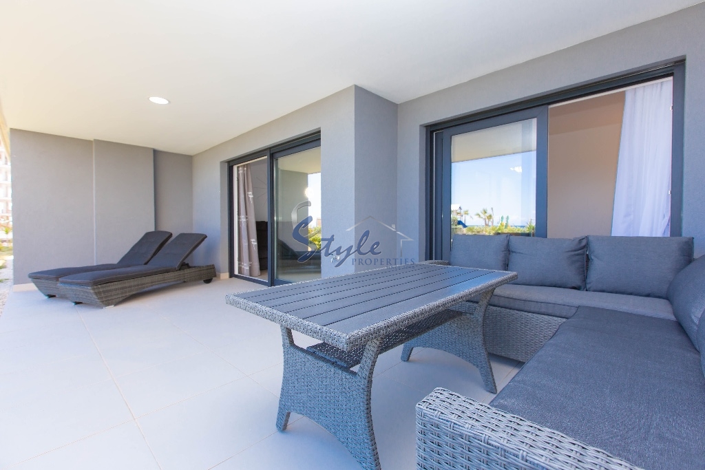 E-Style ofrece bonito apartamento con vistas al mar cerca de la playa de Punta Prima