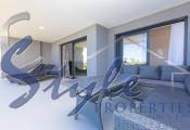E-Style ofrece bonito apartamento con vistas al mar cerca de la playa de Punta Prima