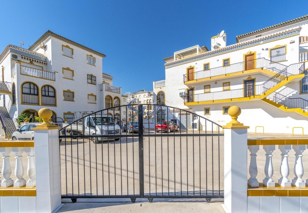 Resale - Apartment - La Mata - La Mata Torrevieja