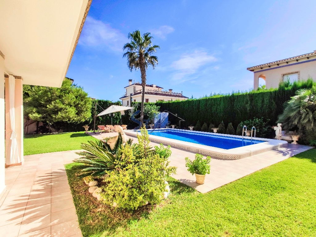 Resale - Luxury Villa - Cabo Roig