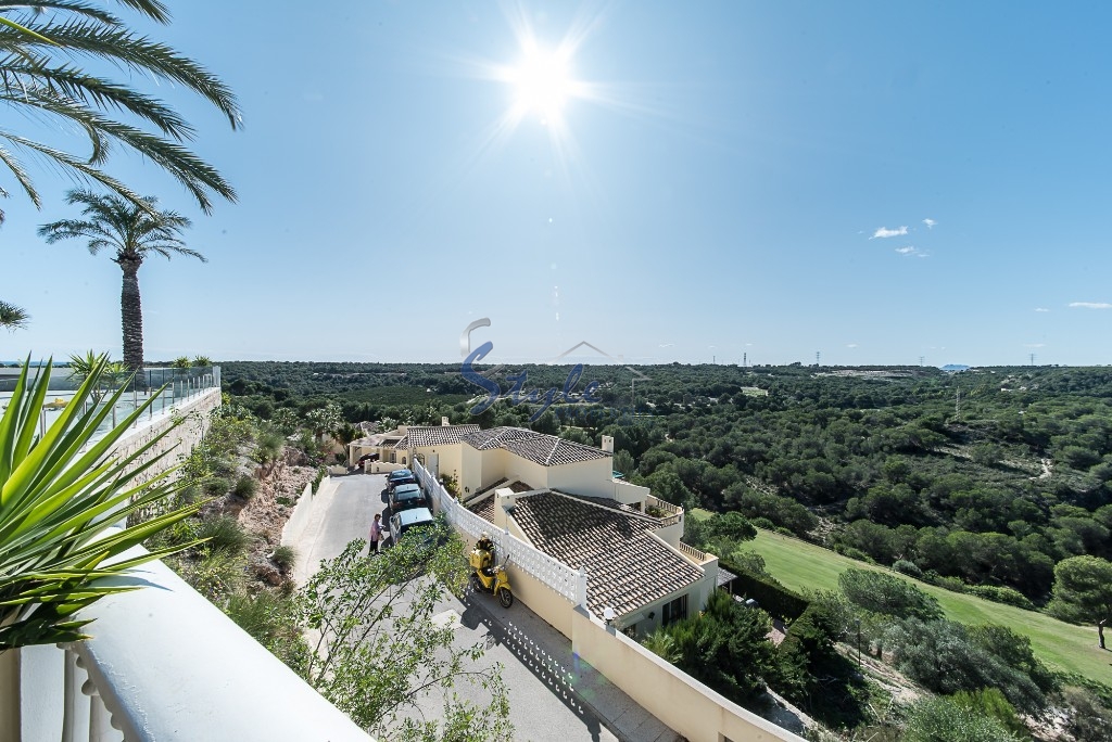 Beautiful luxury villa for sale in the prestigious golf courses in Las Ramblas de Golf, Dehesa de Campoamor