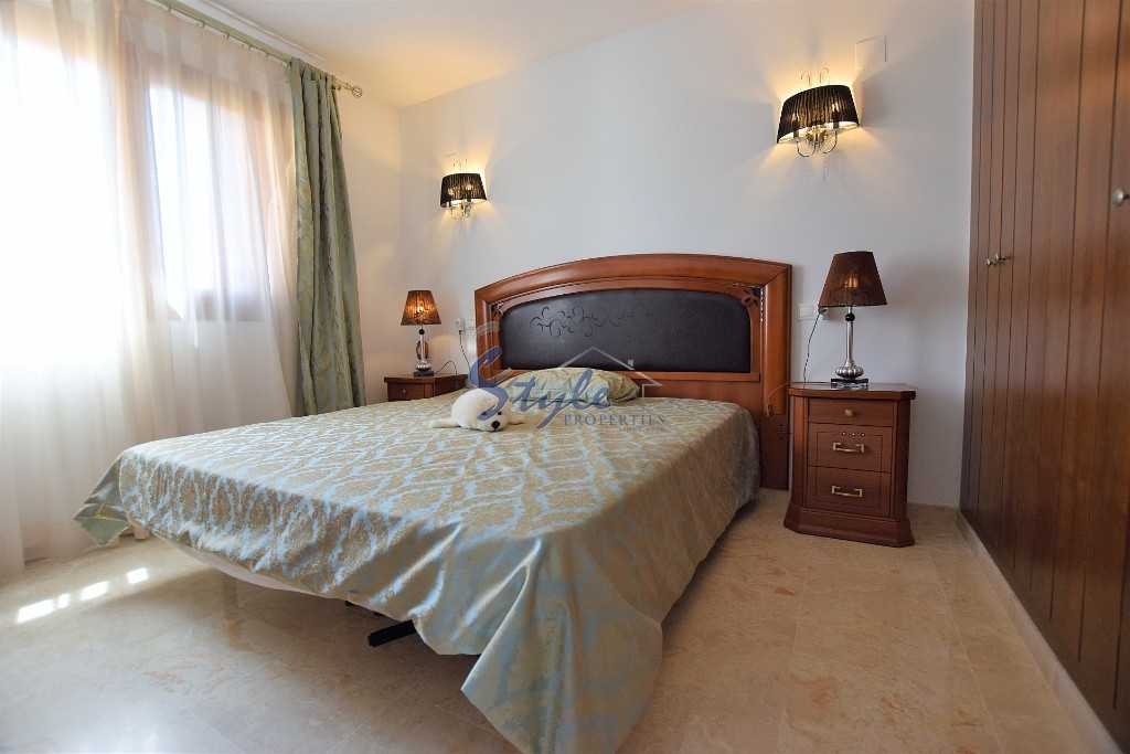 Holiday apartment for sale near the beach, with pool in La Recoleta area, Punta Prima