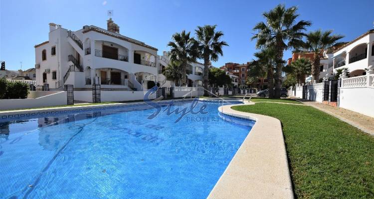 Apartment for sale with private garden near the golf course, with pool in PAU 8 area, Orihuela Costa