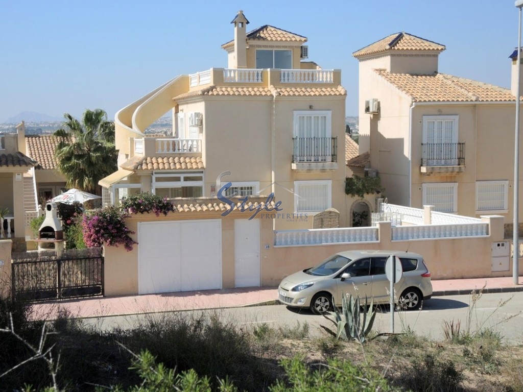 For sale independent villa near the sea and beach in La Mata, Costa Blanca