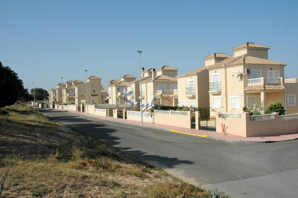 Resale - Villa - La Mata - La Mata Torrevieja