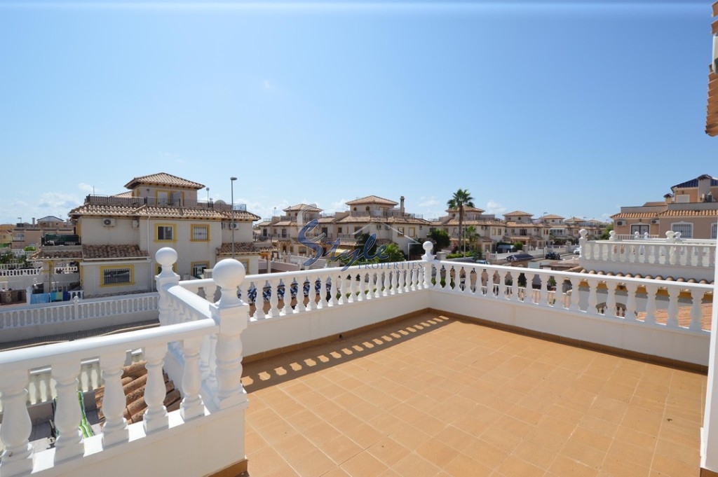 Resale - Villa - Cabo Roig