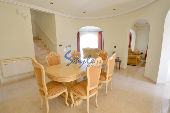 Resale - Villa - Cabo Roig