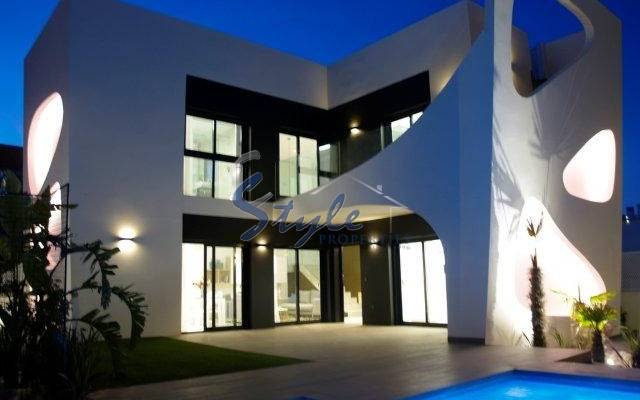 Villa independiente moderna con piscina privada en venta en Ciudad Quesada, Costa Blanca
