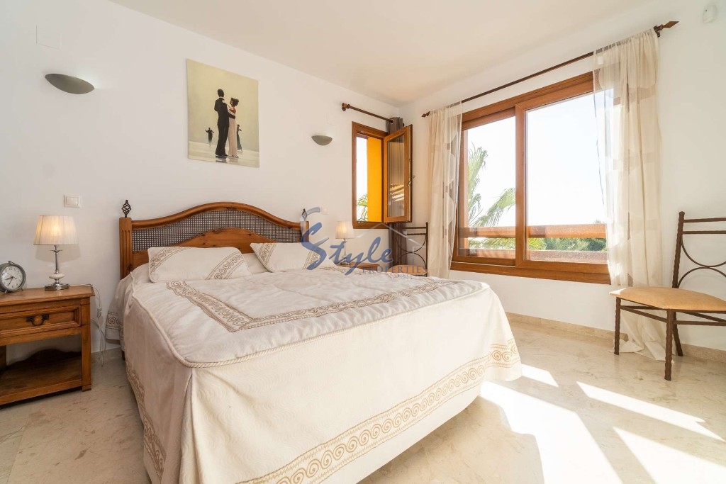 Apartment with sea views for sale in La Recoleta, Punta Prima near the beaches of Orihuela Costa