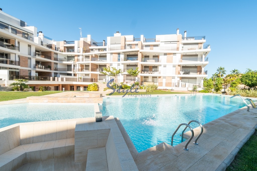 Penthouse apartment with large solarium and sea views for sale in urb. Bioko DeLUX - Cabo Roig, Orihuela Costa