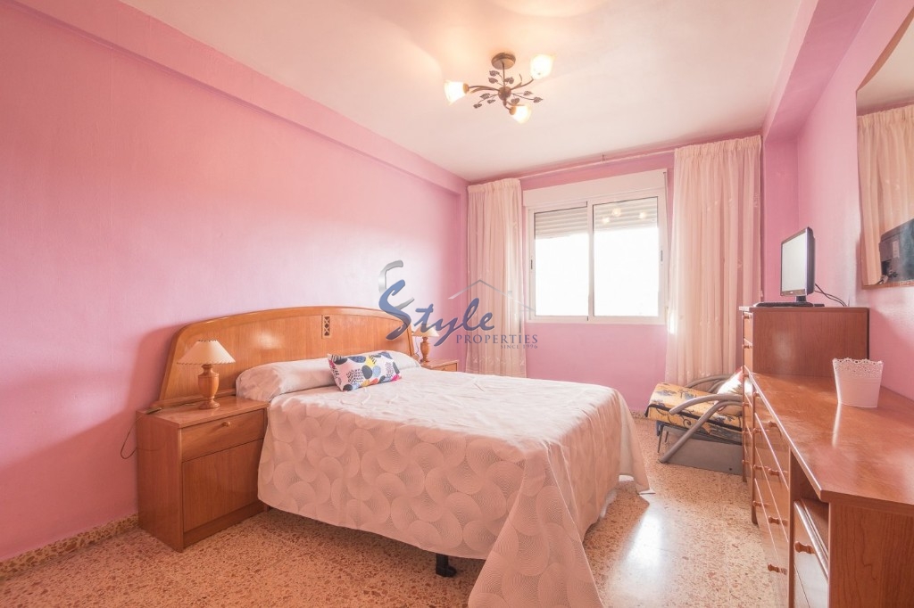 Luminoso apartamento se vende en Punta Prima, Orihuela Costa cerca del mar y las hermosas playas  