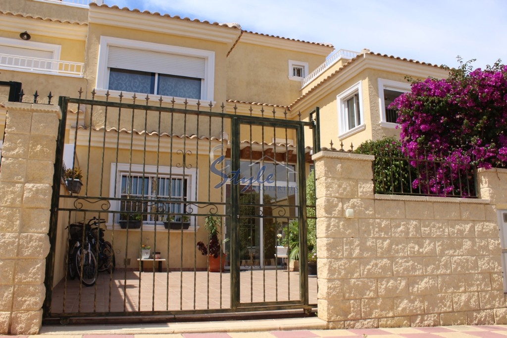 townhouse for sale in res. MARIBLANCA, Punta Prima, near the sea and the Mediterranean beach