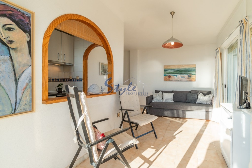 Apartamento con vistas panorámicas en venta en primera línea del mar, zona Mil Palmeras en Torre de la Horadada, Orihuela Costa