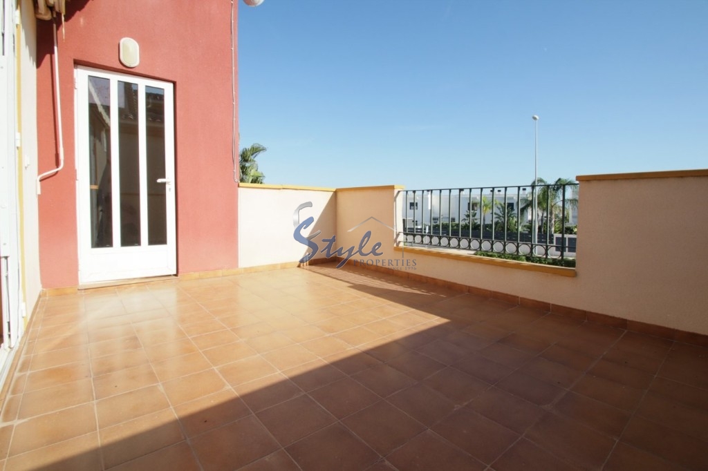 Comprar villa en Orihuela Costa al lado del mar. ID 4448