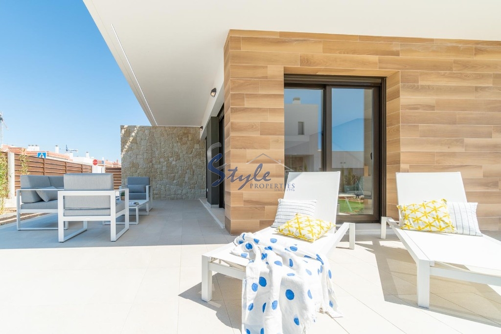 Buy villa in Costa Blanca South close to the beach. ID ON1113
