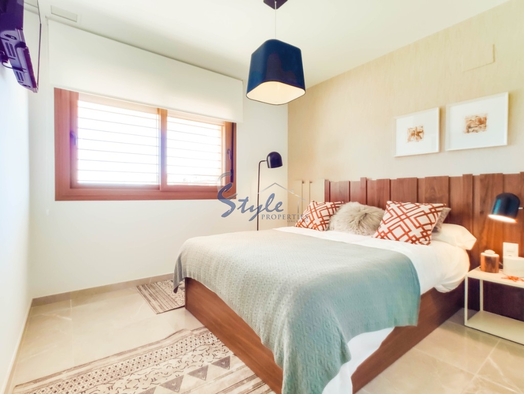 Comprar nuevos Apartamentos al lado del golf y playa. ID ON1115