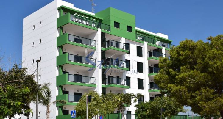 Se vende apartamentos nuevos con 3 dormitorios junto a playa en Mil Palmeras. ID: ON1116A1