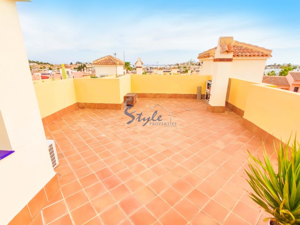 For sale top floor apartment in Punta Marina, Punta Prima, Costa Blanca. ID 4459