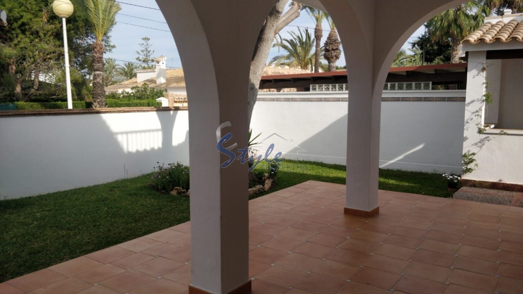 Comprar Villa en Cabo Roig al lado del mar. ID 4474