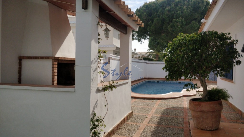 Resale - Villa - Cabo Roig