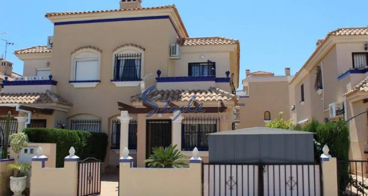 Buy townhouse in Costa Blanca close to sea in La Zenia. ID: 4478