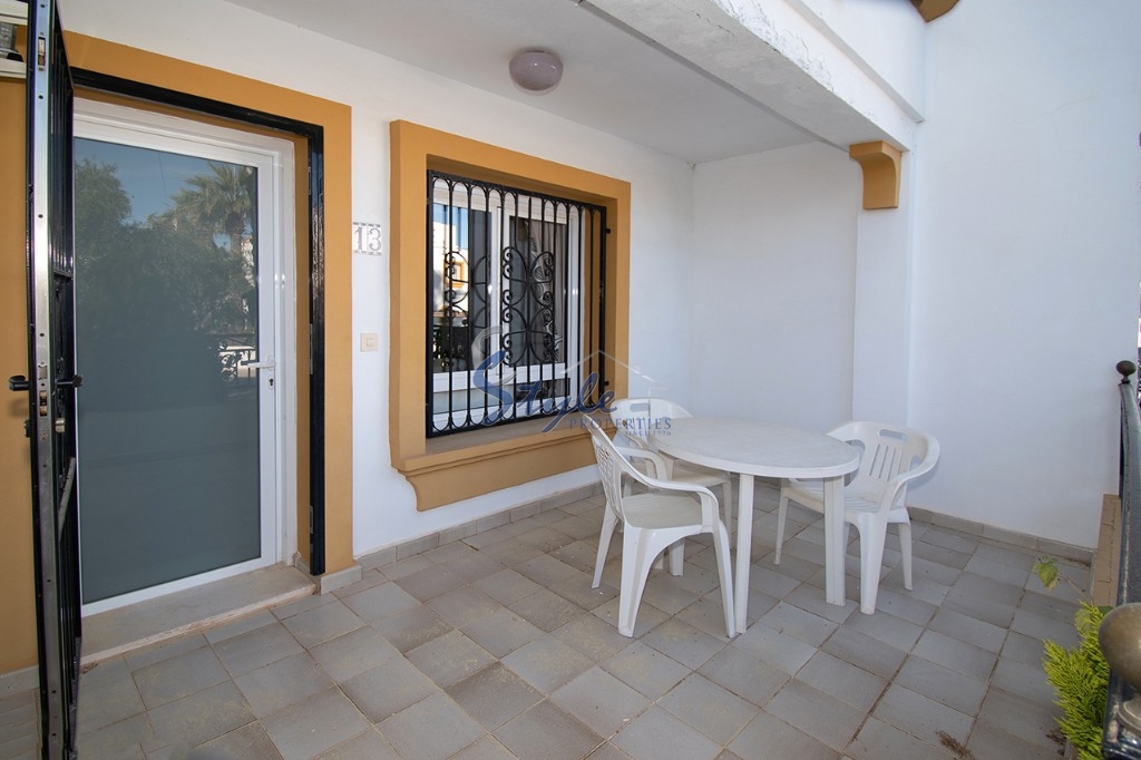 Buy townhouse in Costa Blanca close to golf in Villamartin. ID: 4483