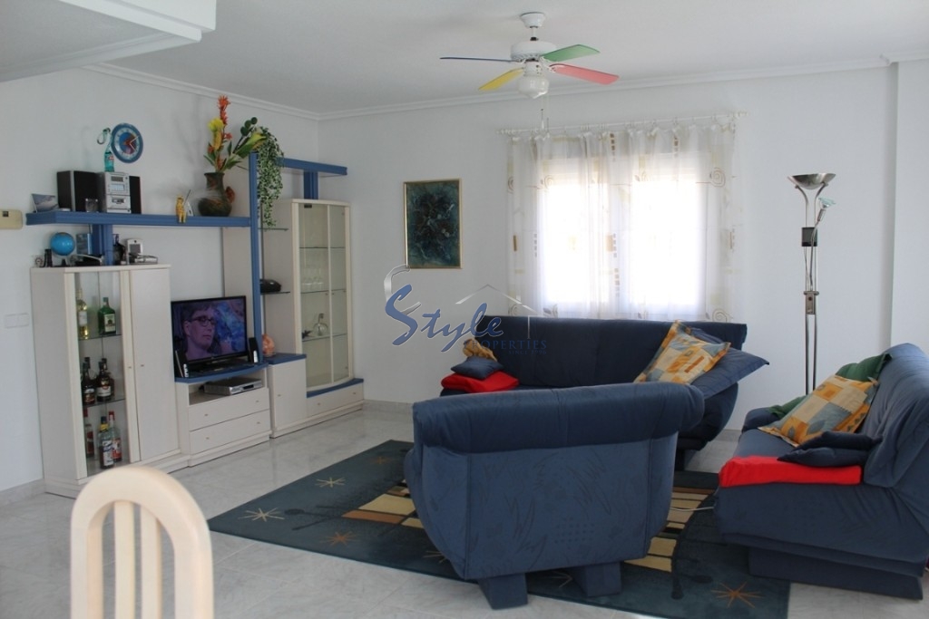 Buy Villa in Playa Flamenca close to the beach. ID 4490