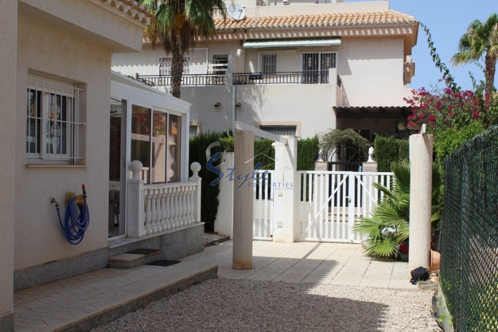 Comprar casa Villa en Playa Flamenca al lado del mar. ID 4490