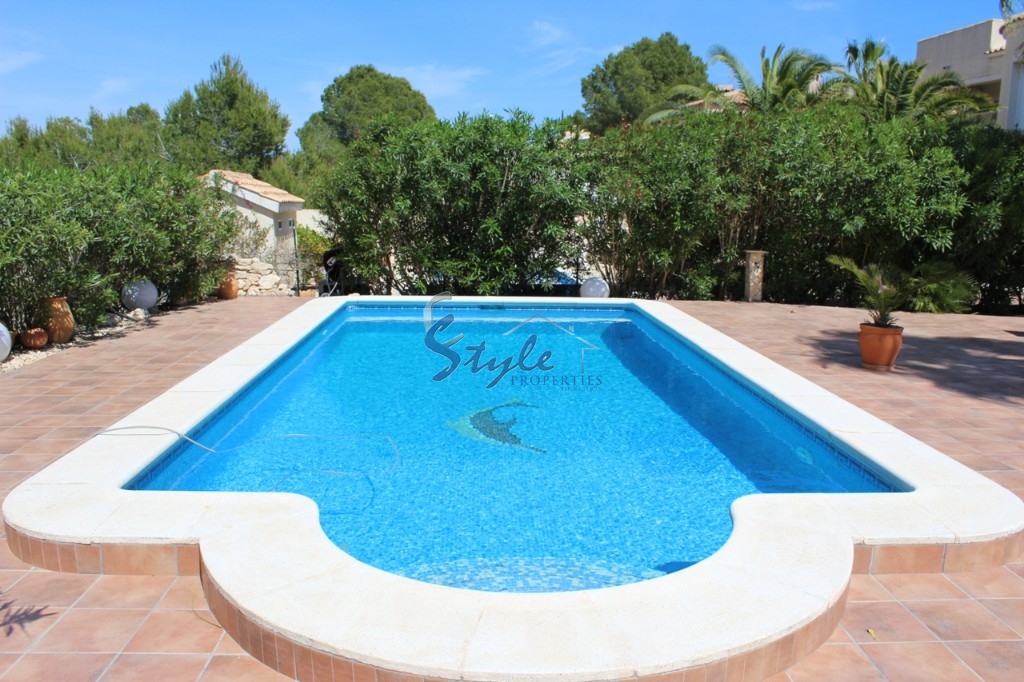 Resale - Villa - San Miguel De Salinas