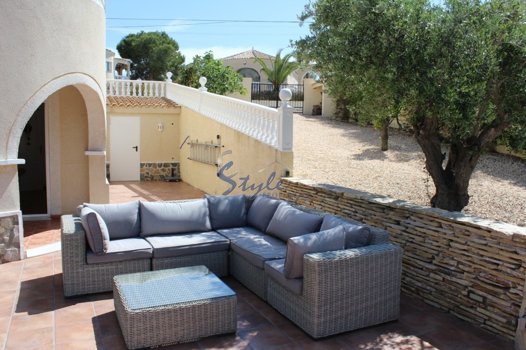 Buy villa with 3 bedrooms in San Miguel de Salinas and close to the beach. ID 4492