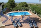 Buy villa with 3 bedrooms in San Miguel de Salinas and close to the beach. ID 4492