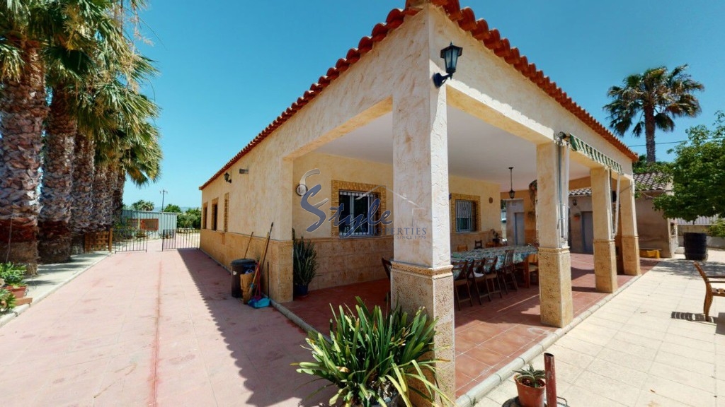 Buy independent chalet with pool and garden in Catral Costa, Blanca . ID 4521