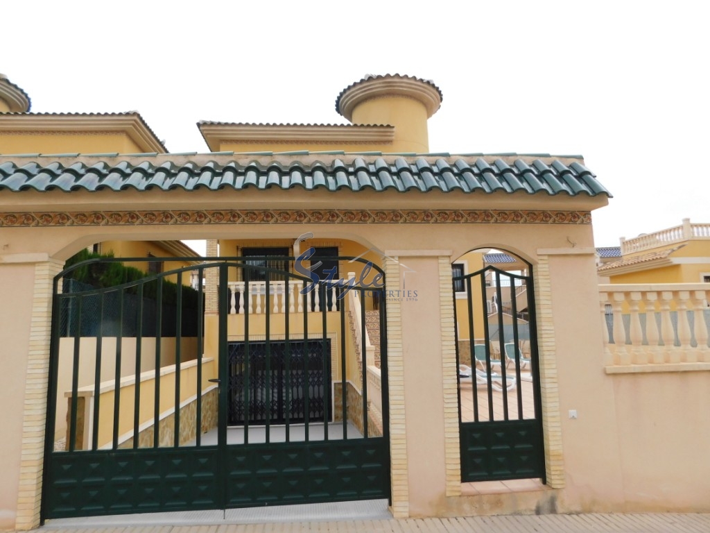 Resale - Villa - Villamartin