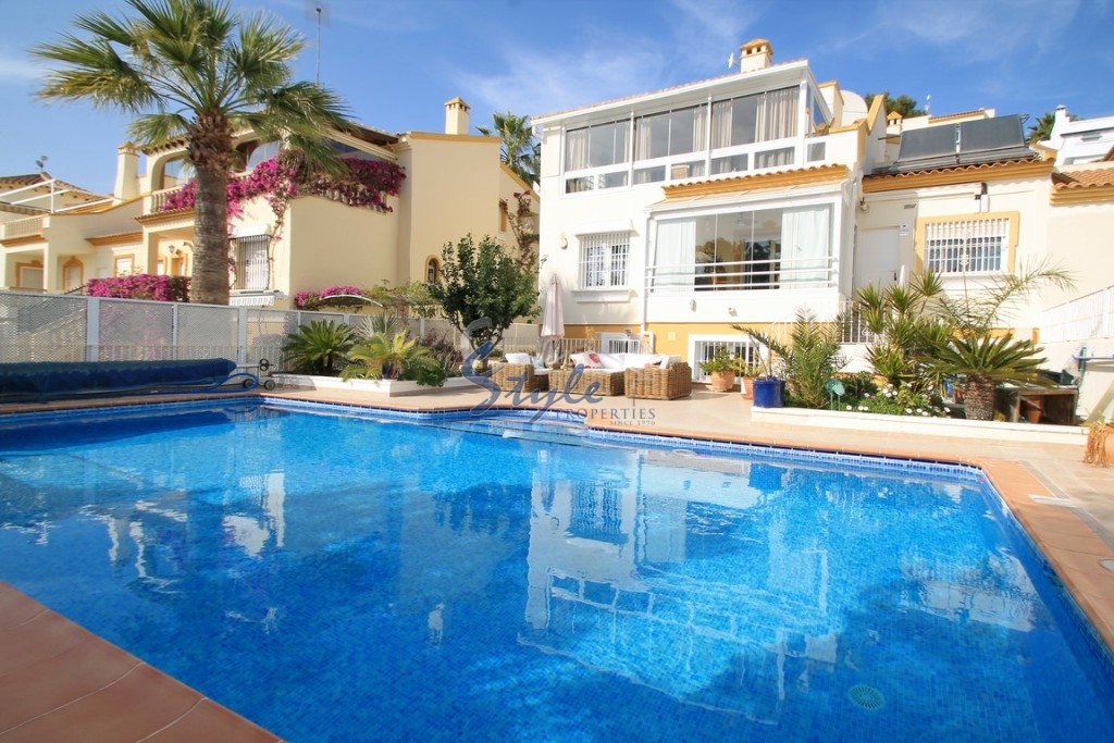 Buy luxury villa in Las Ramblas close to golf. ID 4537