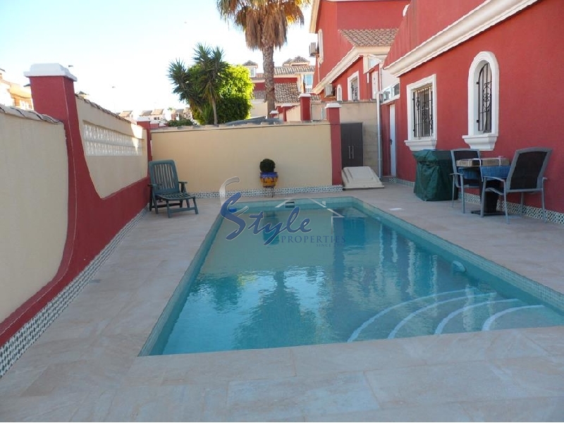 Resale - Town House - Villamartin