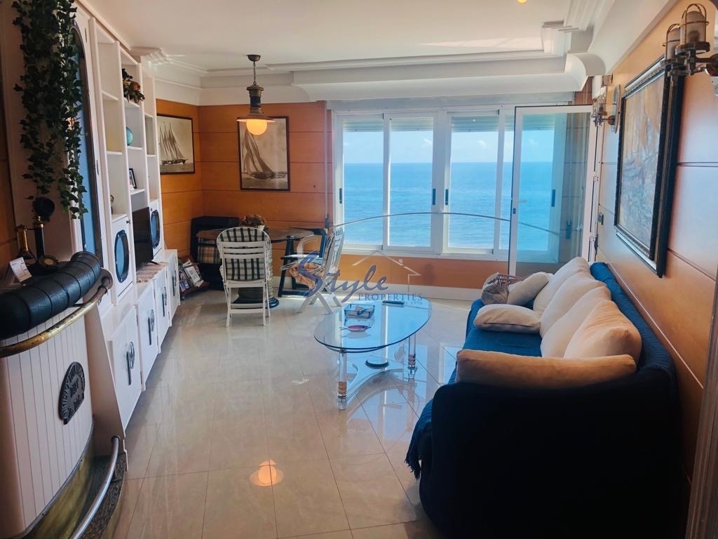 Buy 1st line seafront and seaport apartment in Torrevieja, Costa Blanca. ID: 4545