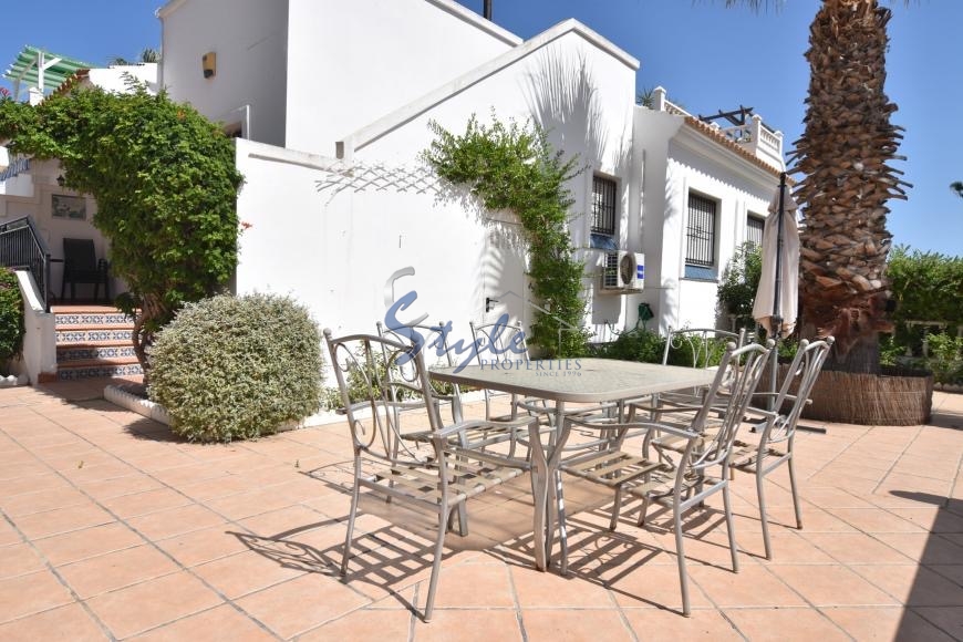 Comprar bungalow con piscina y jardin en Playa Flamenca, Orihuela Costa. ID: 4549