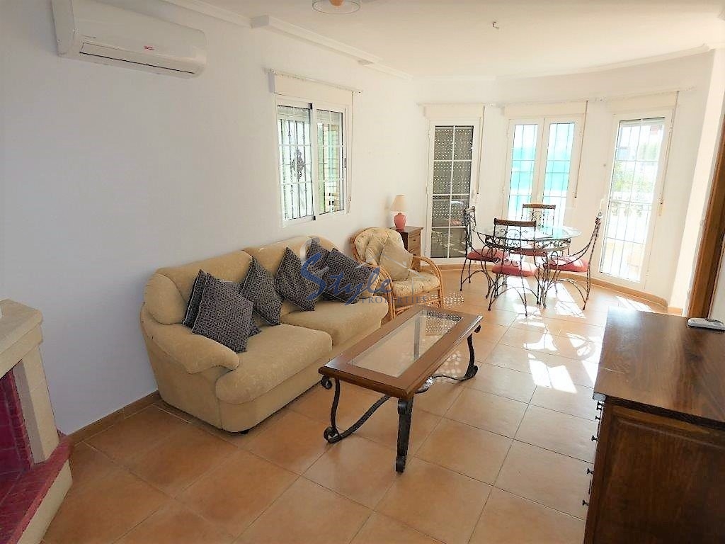 Buy Villa in Guardamar del Segura, Costa Blanca. ID: 4551