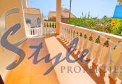 For sale independent villa with garden and pool in Torrevieja. ID 4574