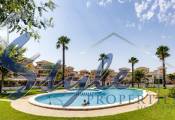 Comprar adosado con jardín y piscina en Aguas Nuevas, Torrevieja. ID 4576