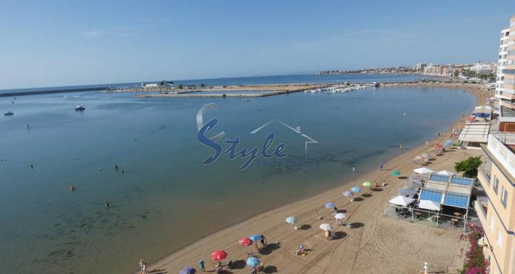 Buy 1st line seafront and seaport apartment in Torrevieja, Costa Blanca. ID: 4577