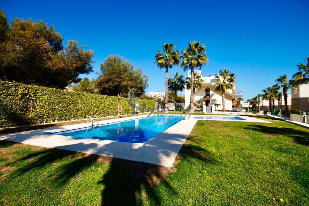 Resale - Villa - Villamartin