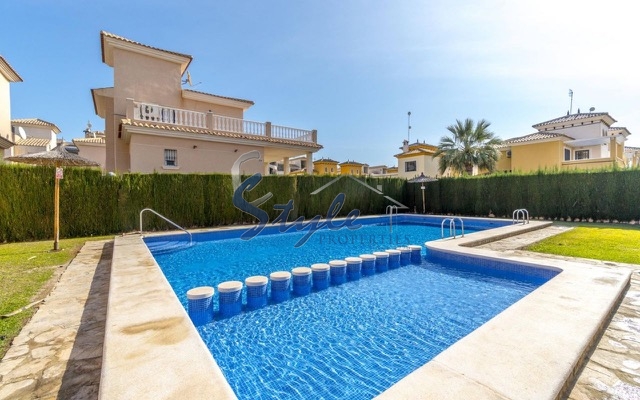 Buy Detached Chalet in Los Altos of Orihuela Costa close to the sea. ID 4589