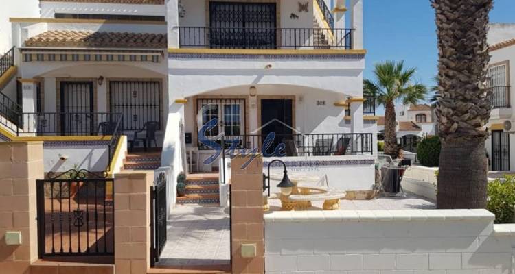 Buy ground floor bungalow in Los Dolses, near the golf course in Villamartin, Costa Blanca. ID 4590