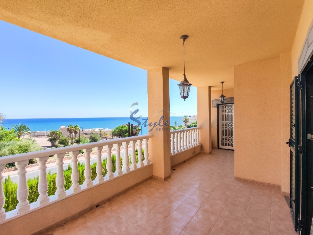 Huge terrace with sea view 