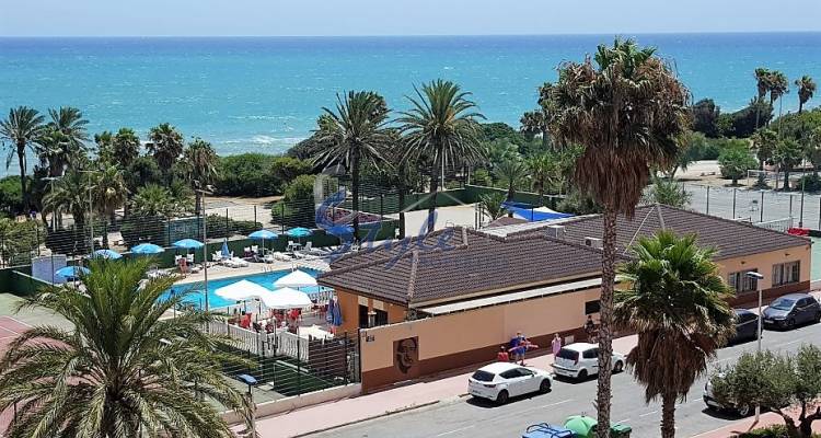 Comprar apartamento con vistas al mar en venta en 1ª línea de la playa en La Mata, Torrevieja. ID 4609