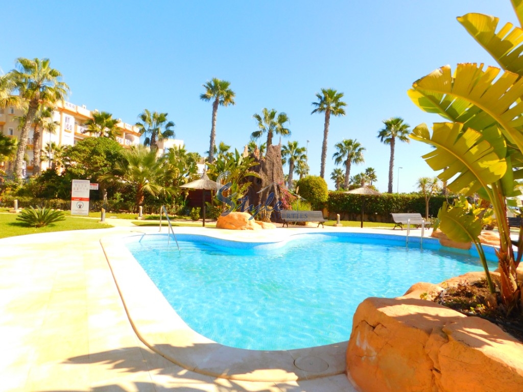 Buy apartment in La Caleta, Cabo Roig, Costa Blanca close to sea. ID: 4610
