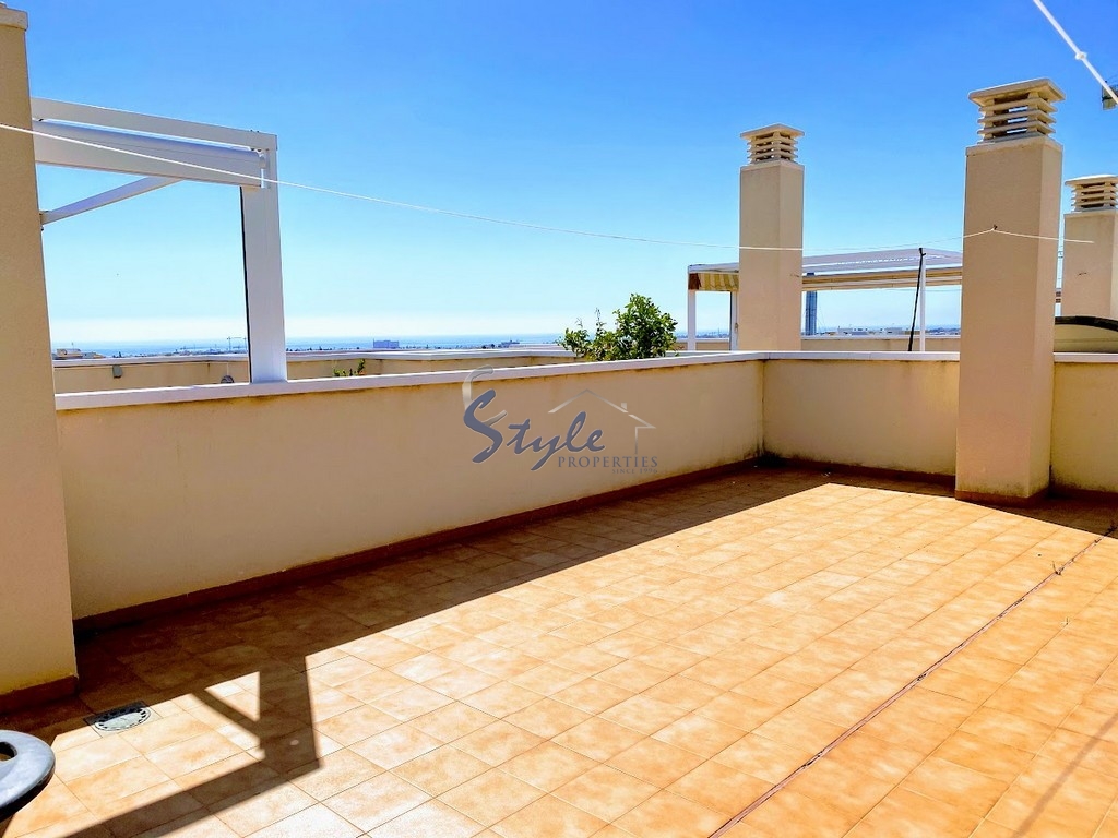 Comprar apartamento con piscina y cerca del mar en Playa Flamenca, Orihuela Costa. ID: 4615