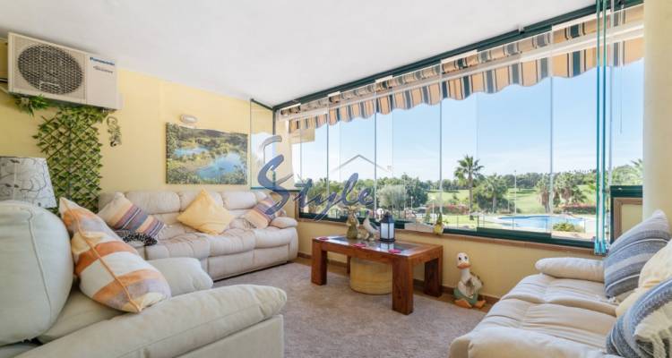 Buy apartment view to the golf in Costa Blanca close to golf in Campoamor Golf. ID: 4629