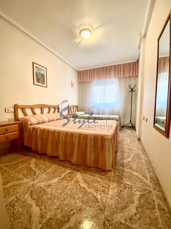 Comprar Apartamento de 3 dormitorios cerca del mar en Torrevieja a 50 metros de la PLAYA NAUFRAGOS. ID 4638